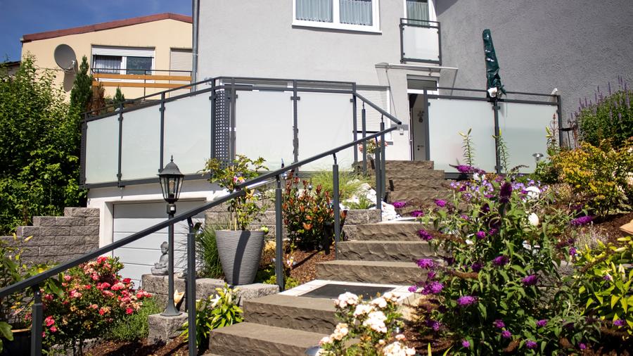 Terrasse mit Garten